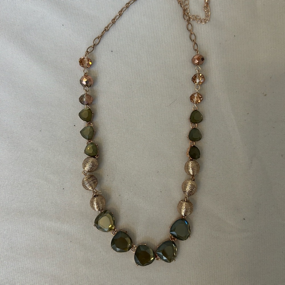 Elegant Green and Gold Necklace